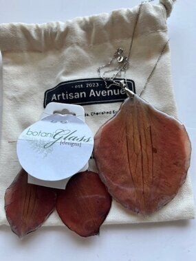 Botani Glass botanical resin jewelry set.